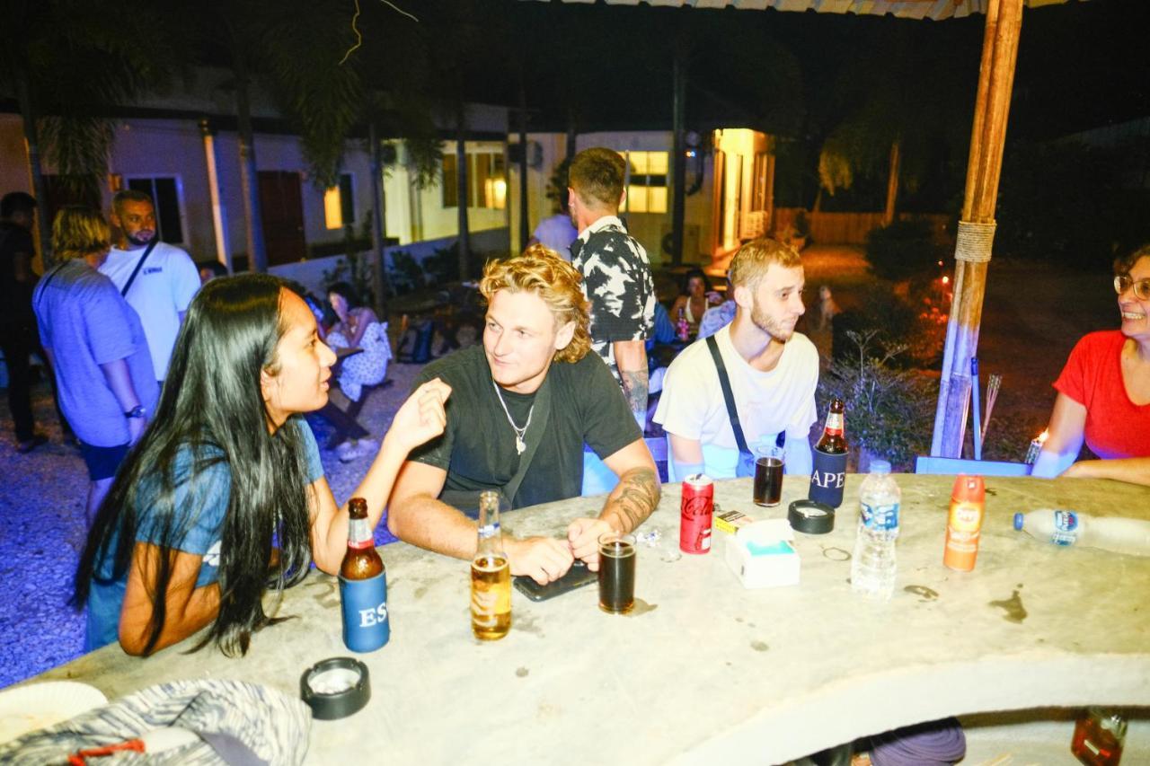 קו טאו Escape Divers - Jungle Hostel And Dive Centre מראה חיצוני תמונה