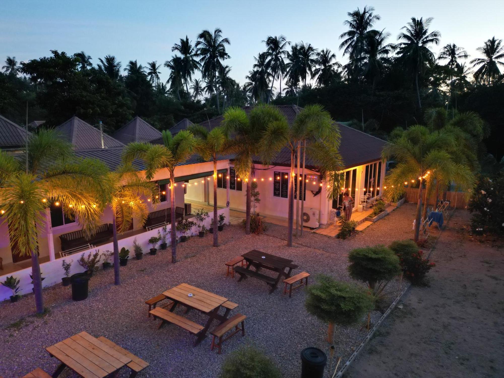 קו טאו Escape Divers - Jungle Hostel And Dive Centre מראה חיצוני תמונה